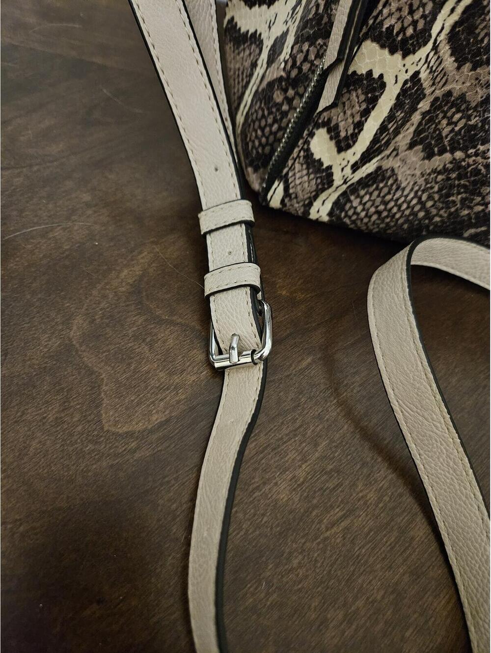 Vera Wang snake skin style satchel - Picture 2 of 9